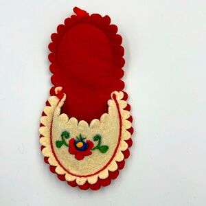 Vintage oriental floral felt embroidered Christmas slipper tree ornament